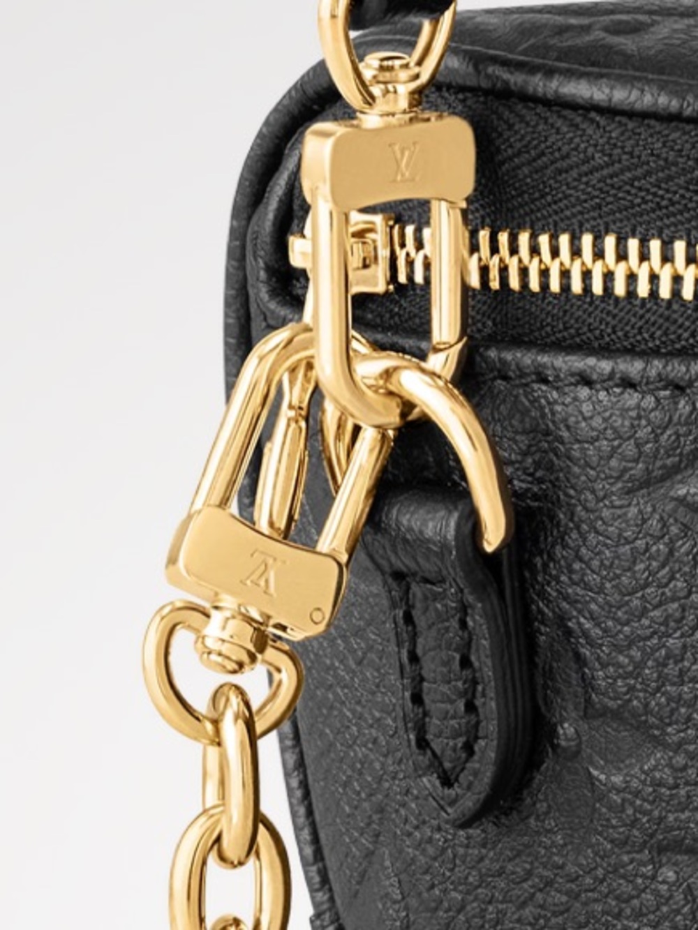 🌟💫 EUC! Louis Vuitton Black Leather Crossbody Belt Bag Gold Chain - Picture 9 of 11